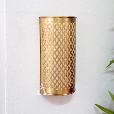 Khmissa wall light in gilded brass