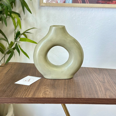 Tafoukt matte small handmade vase