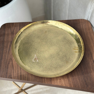 Handcrafted hammered tray in gilded brass 30cm