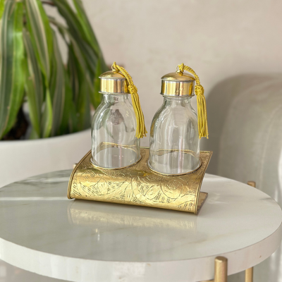 Set of 2 glass bottles with gold-plated brass stand Zwak