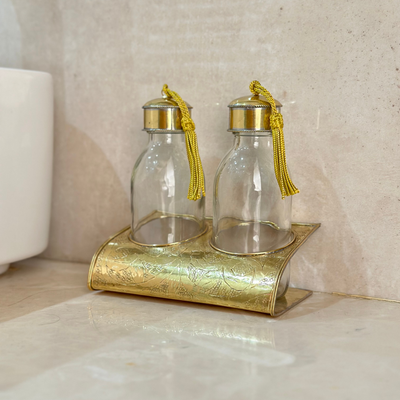 Set of 2 glass bottles with gold-plated brass stand Zwak