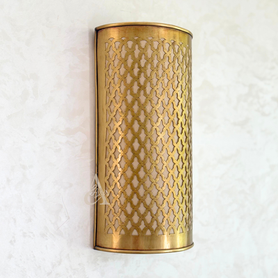 Khmissa wall light in gilded brass