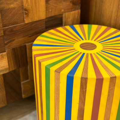 Coffee table in colored resin and wood 