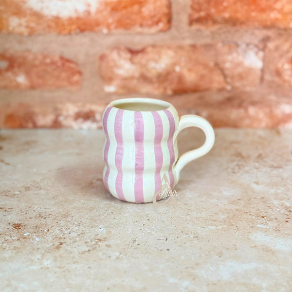 Striped wavy mug