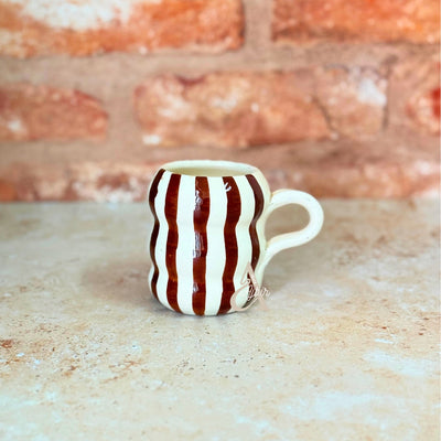 Striped wavy mug