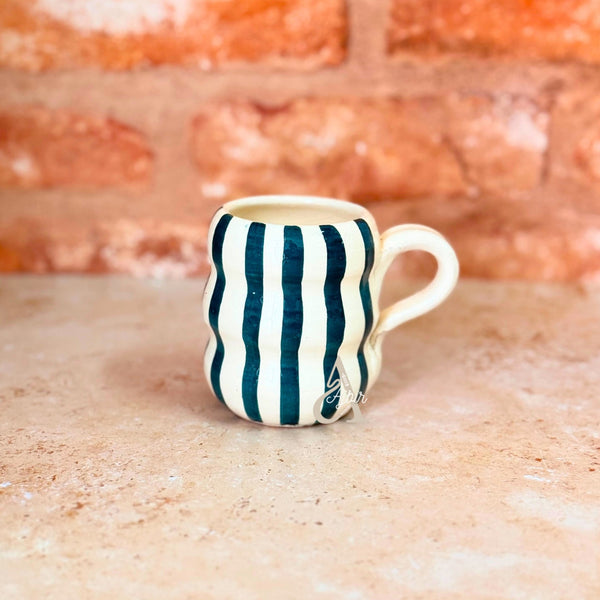 Striped wavy mug