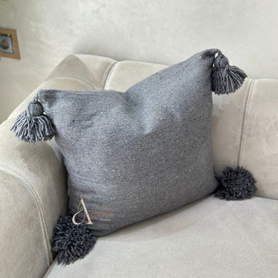 Housse de Coussin à pompons 50cmx50cm Gris foncé - Ajbir