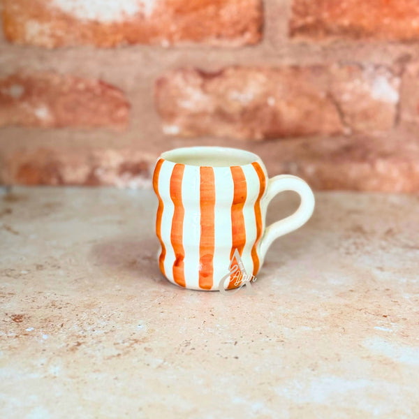 Striped wavy mug