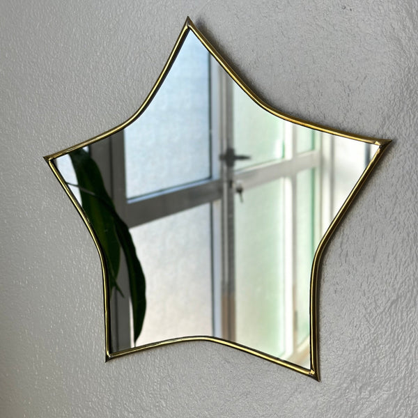 Titrit Mirror
