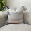 Housse de Coussin à pompons 50cmx50cm Gris crème