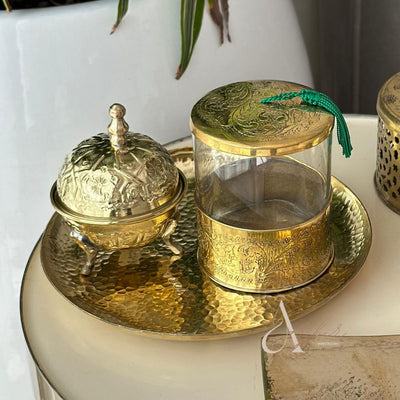 Assiette martelée en laiton doré - Ajbir