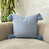 Housse coussin à pompons 45cmx50cm bleu ciel