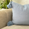 Housse coussin à pompons 45cmx50cm bleu ciel