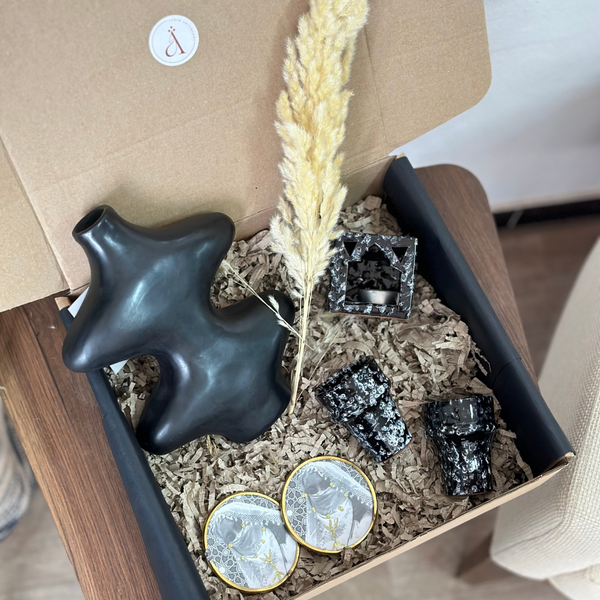Tayyugt Black Handcrafted Gift Box
