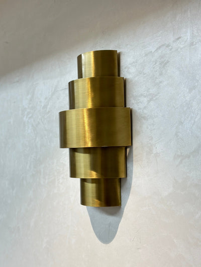 Anarouz wall light in gilded brass