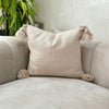 Housse de coussin à pompons 50cmx50cm crème