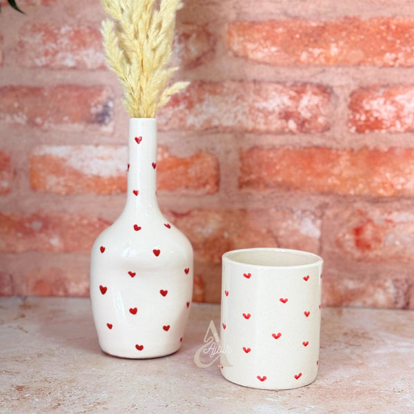 Tayri red heart vase
