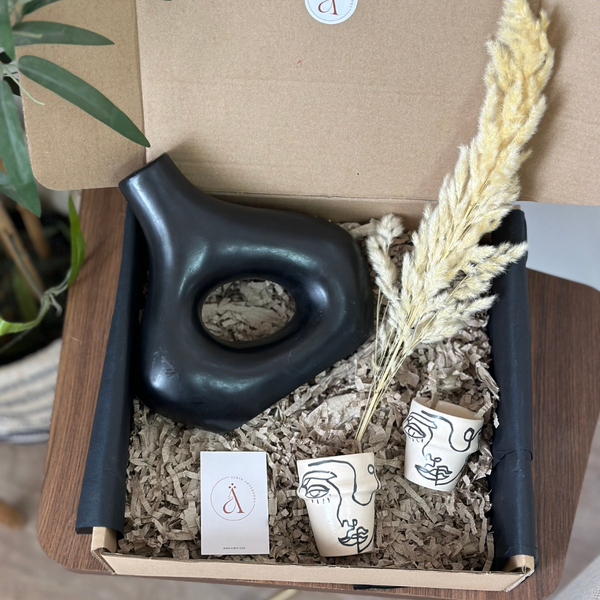 Tanara Black Handcrafted Gift Box