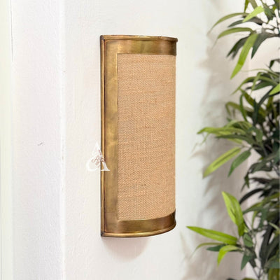 Aourir wall light in brass and jute