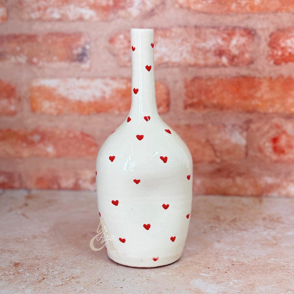 Tayri red heart vase