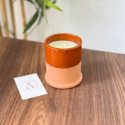 Terracota handmade candle in terracotta with Musk scent