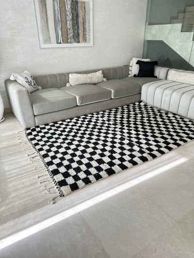 Tapis Beni Ouarain damier noir et blanc - 2,53m / 1,54m - Ajbir
