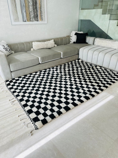 Tapis Beni Ouarain damier noir et blanc - 2,53m / 1,54m - Ajbir