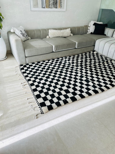 Tapis Beni Ouarain damier noir et blanc - 2,53m / 1,54m - Ajbir