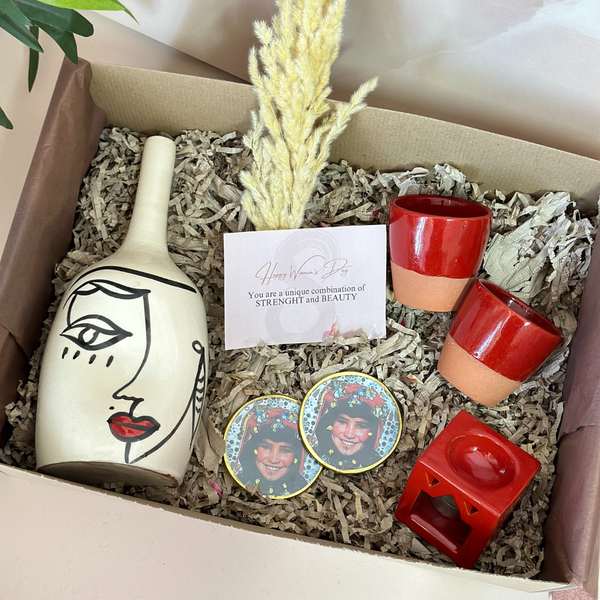 Women's Day Oudm Red Handcrafted Gift Set